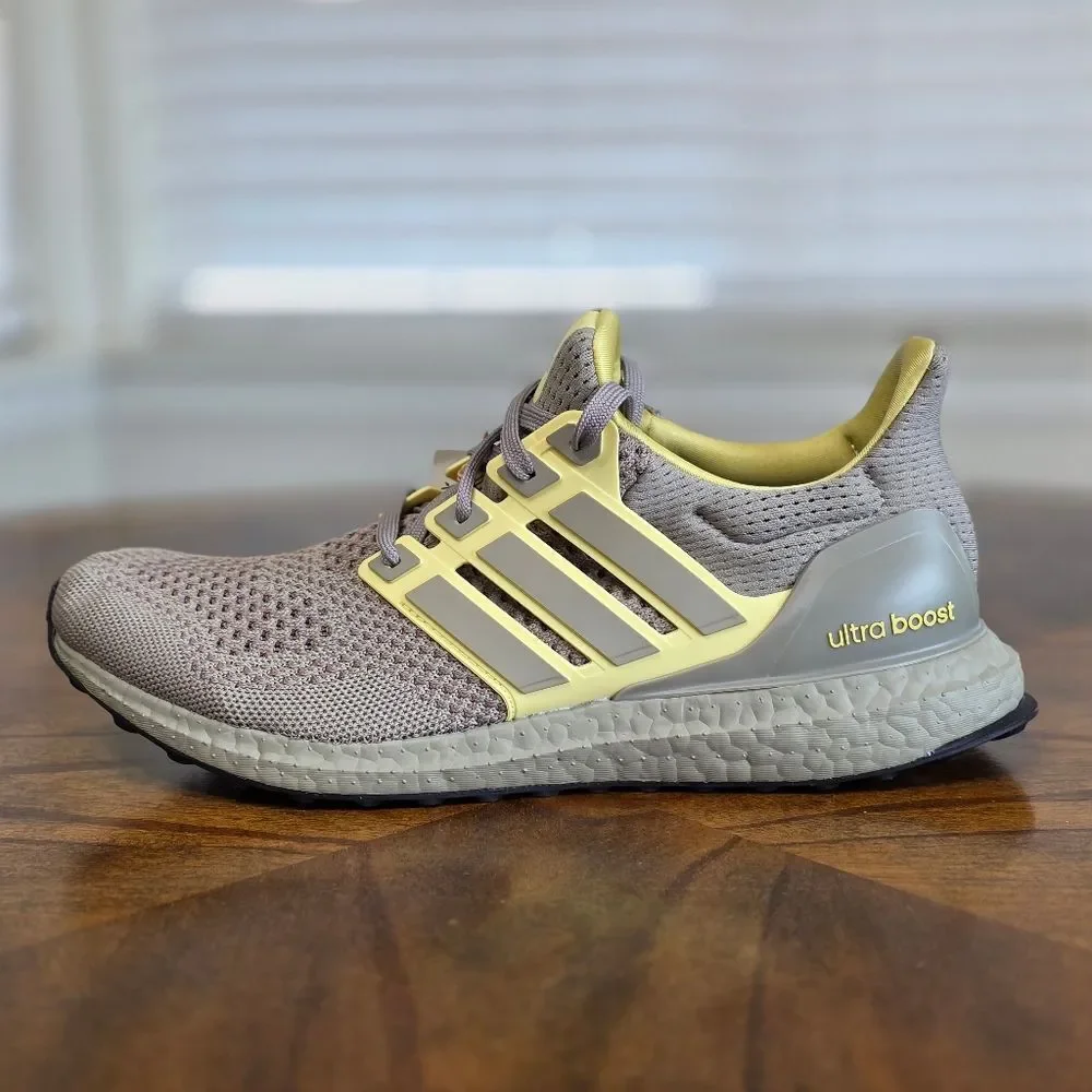 Adidas Ultraboost 1.0 Putty Beige Powder Yellow Black New JR3370 Men's Size 8.5